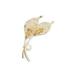 Monarch Leaf